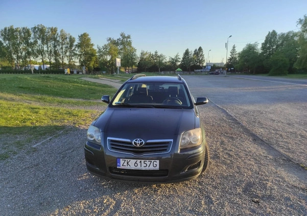 Toyota Avensis cena 14500 przebieg: 245000, rok produkcji 2006 z Koszalin małe 121